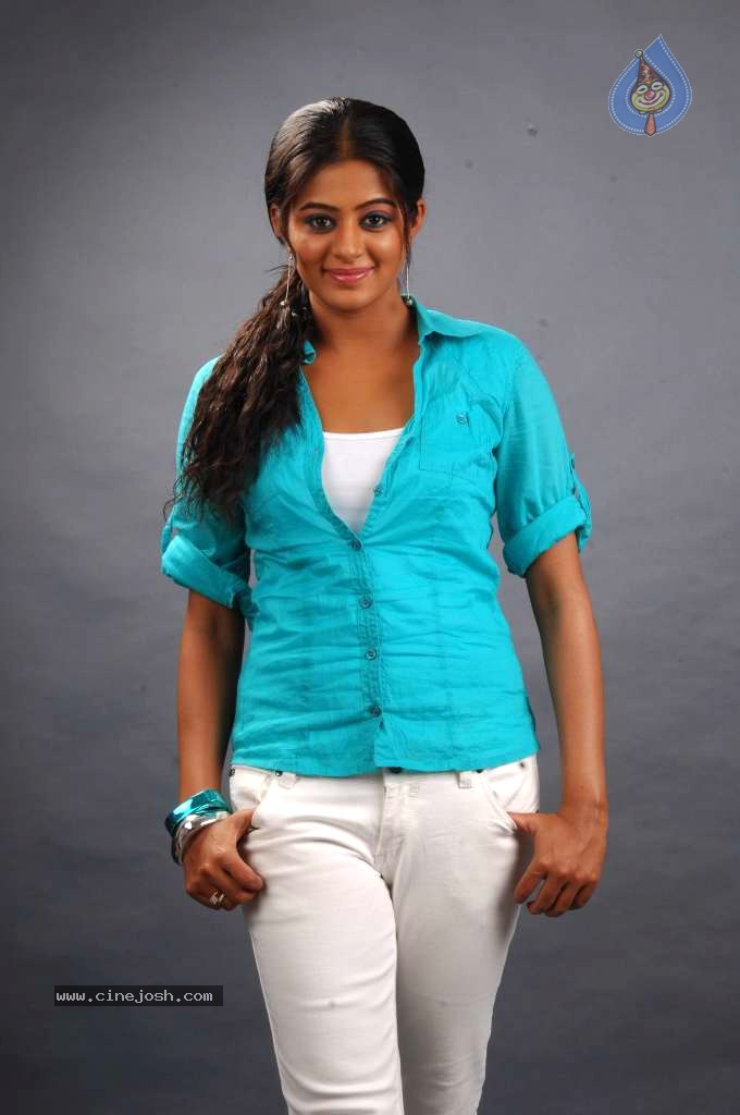 Priyamani Stills - 2 / 54 photos