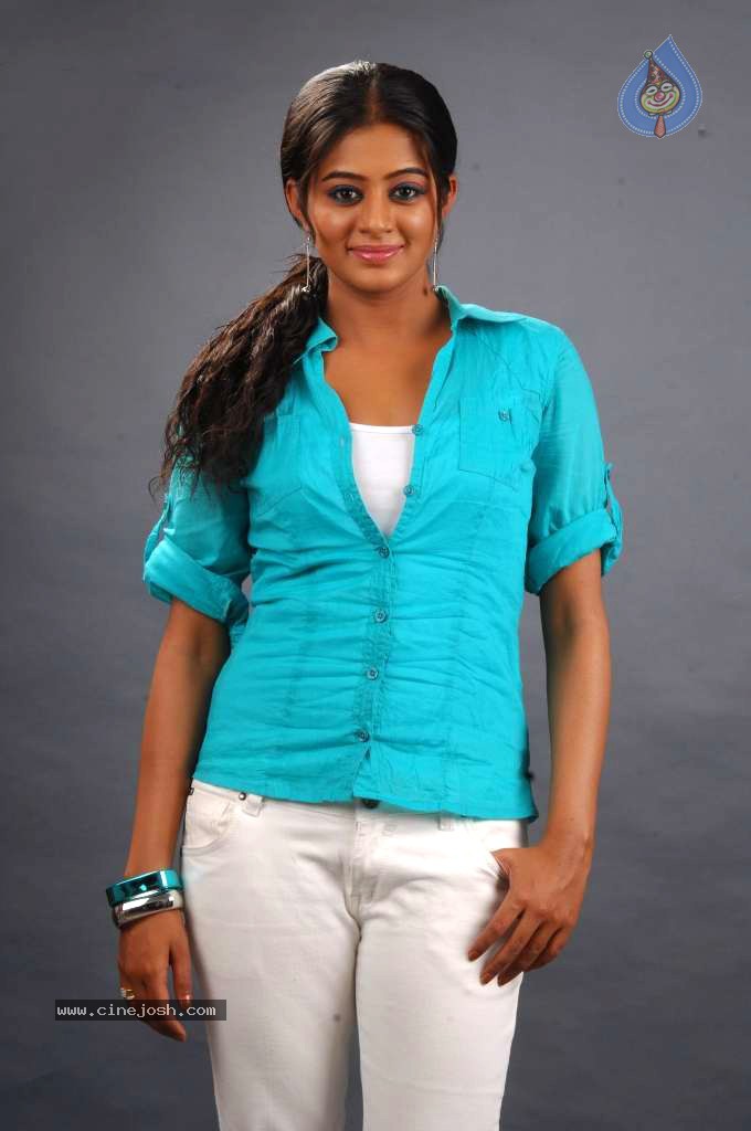 Priyamani Stills - 11 / 54 photos