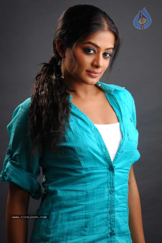 Priyamani Stills - 42 / 54 photos