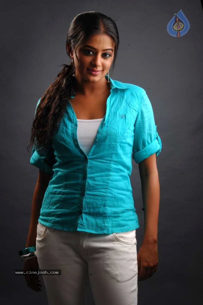 Priyamani Stills - 48 / 54 photos