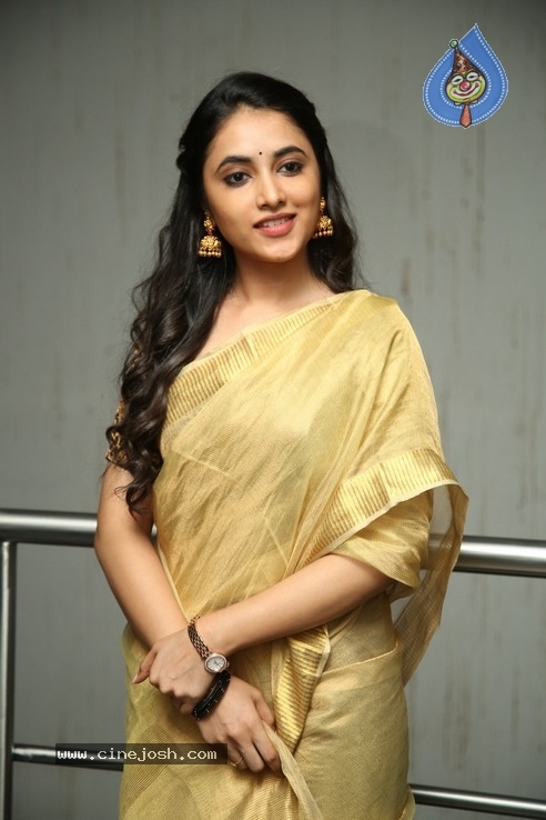 Priyanka Arul Mohan Stills - 13 / 18 photos