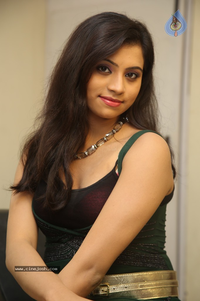 Priyanka Hot Stills - 44 / 120 photos