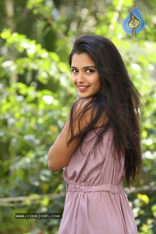 Priyanka Jain Latest Stills - 17 / 17 photos