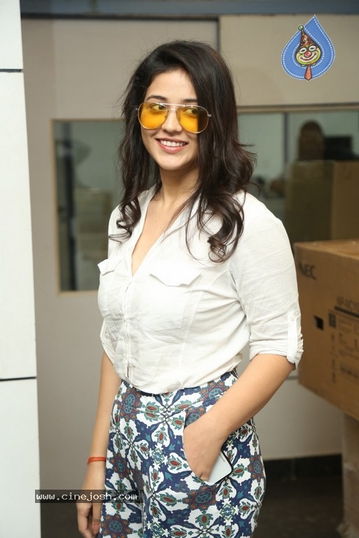 Priyanka Jawalkar New Images - 9 / 16 photos