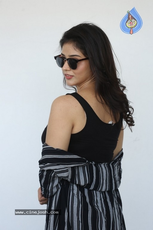 Priyanka Jawalkar New Pics - 19 / 34 photos