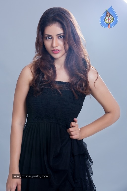 Priyanka Jawalkar Photoshoot - 21 / 24 photos