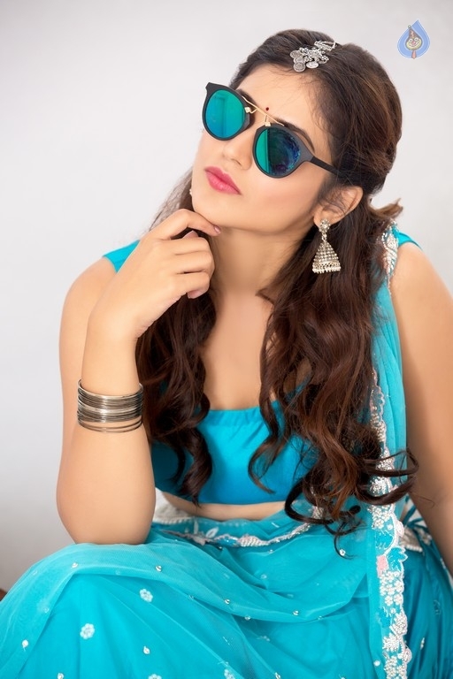 Priyanka Jawalkar Traditional Photo Shoot - 14 / 18 photos