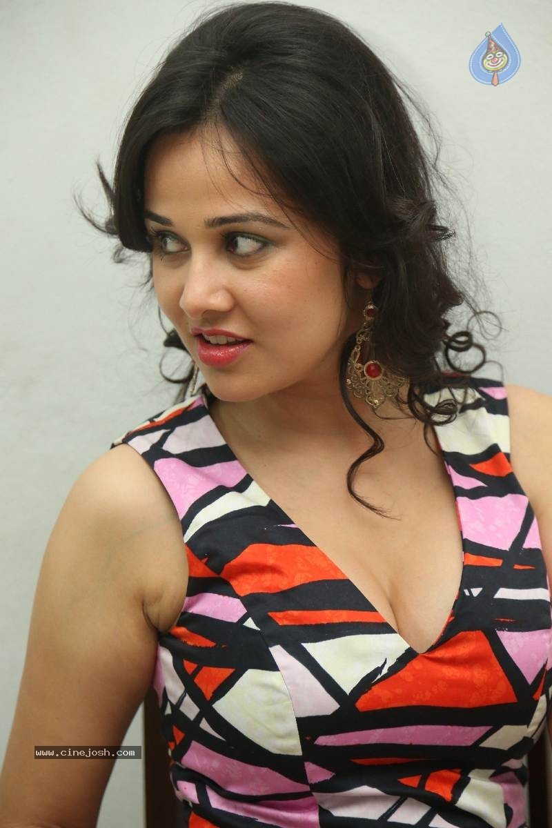 Priyanka Kothari Photos - 37 / 60 photos