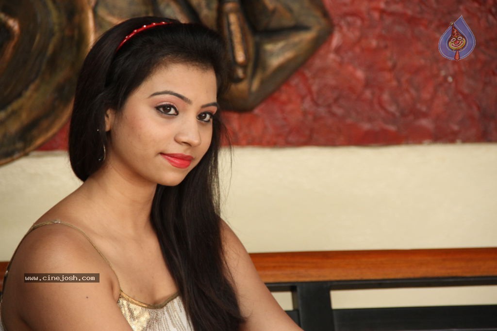 Priyanka Latest Hot Stills - 15 / 115 photos