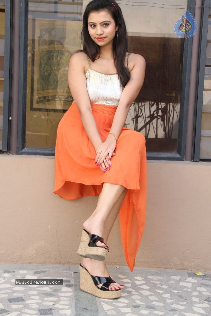 Priyanka Latest Hot Stills - 75 / 115 photos