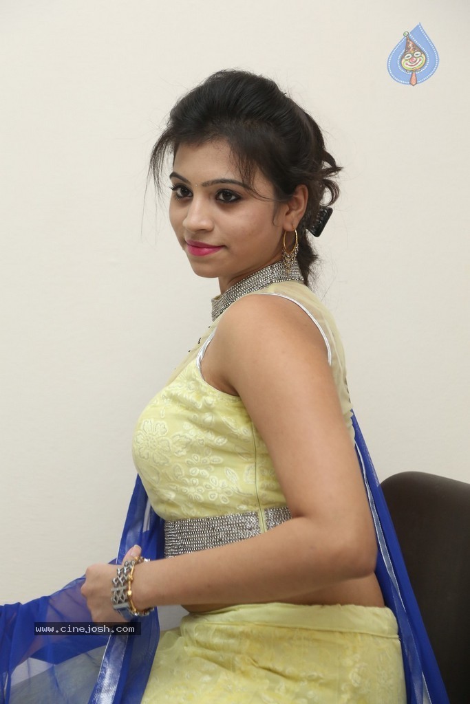 Priyanka Latest Images - 116 / 138 photos