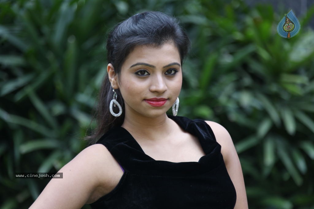 Priyanka New Gallery - 27 / 132 photos