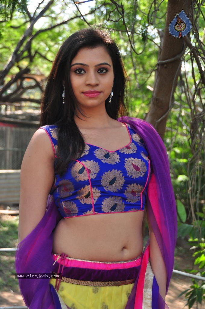 Priyanka New Hot Gallery - 8 / 116 photos