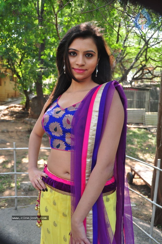 Priyanka New Hot Gallery - 31 / 116 photos