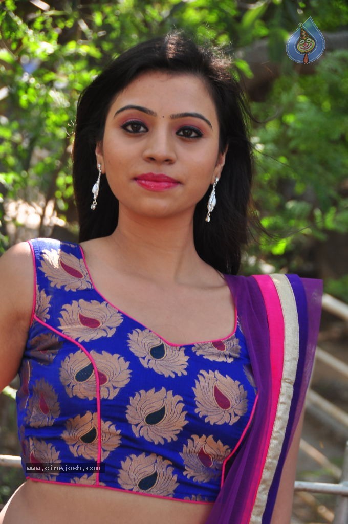 Priyanka New Hot Gallery - 35 / 116 photos