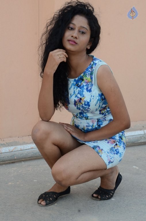 Priyanka New Pics - 26 / 36 photos