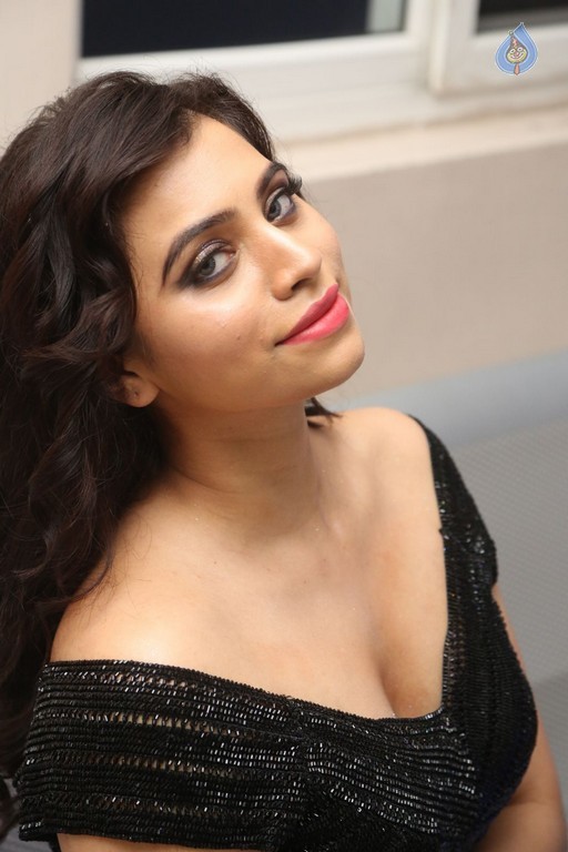 Priyanka New Pics - 14 / 63 photos