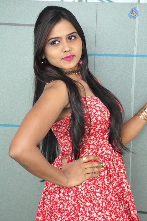 Priyanka New Pics - 11 / 21 photos