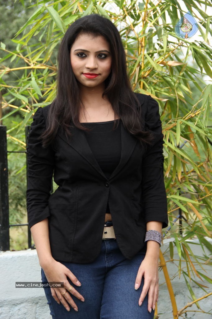 Priyanka New Stills - 1 / 64 photos