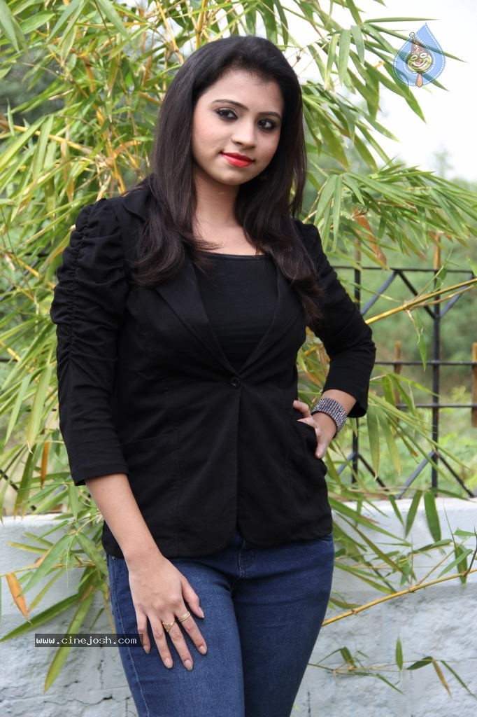 Priyanka New Stills - 38 / 64 photos
