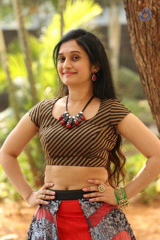 Priyanka Pallavi Latest Images - 19 / 53 photos