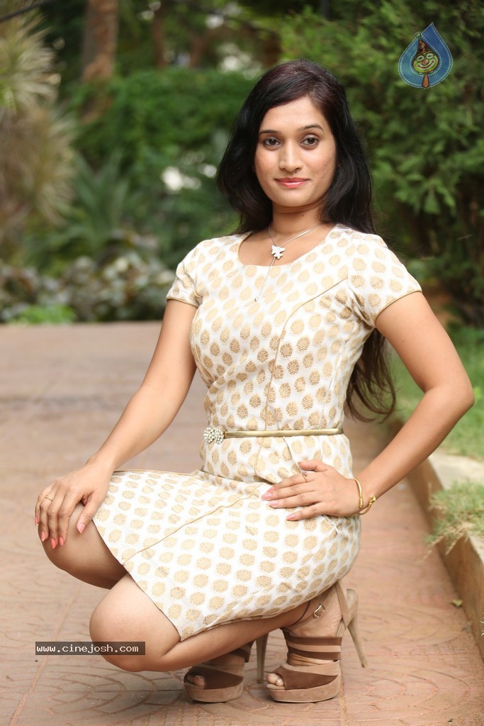 Priyanka Pallavi New Gallery  - 33 / 70 photos