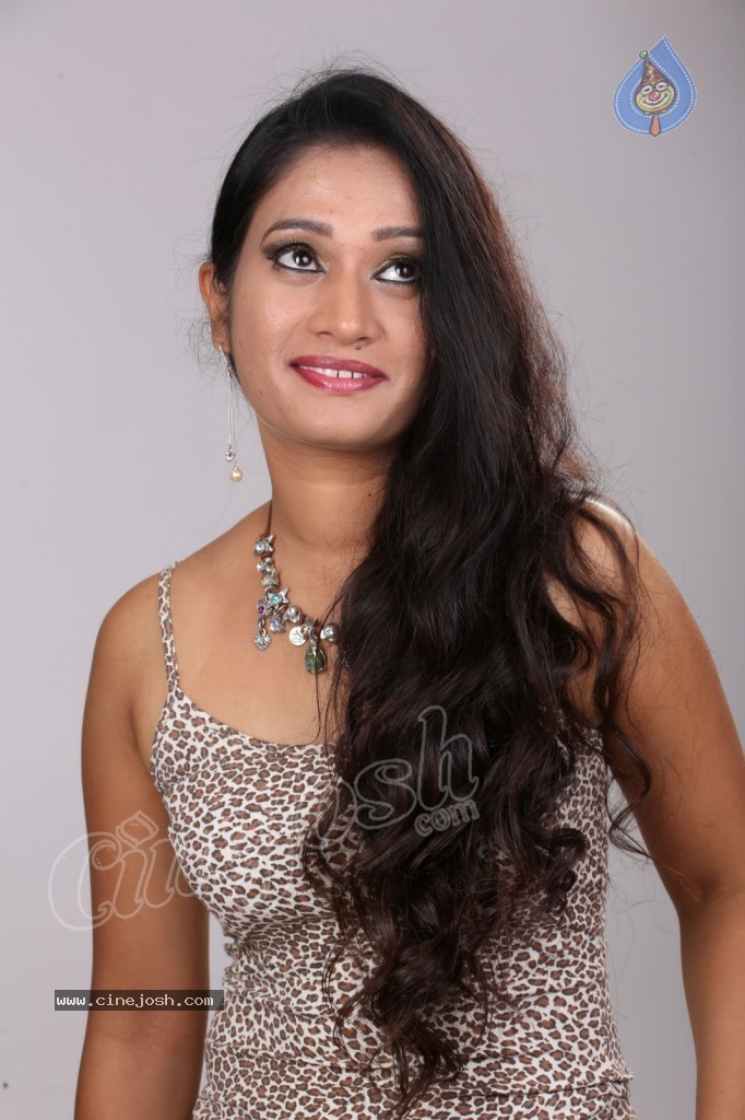 Priyanka Pallavi New Photos - 15 / 104 photos