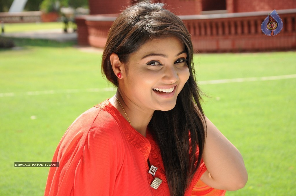 Priyanka Pics - 6 / 67 photos