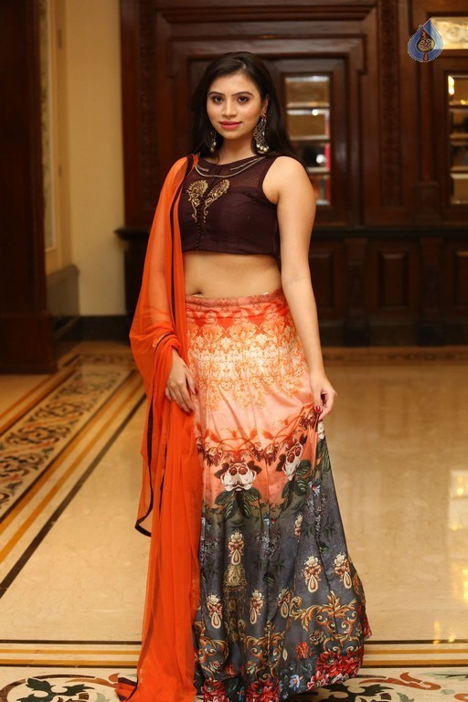 Priyanka Pics - 5 / 37 photos