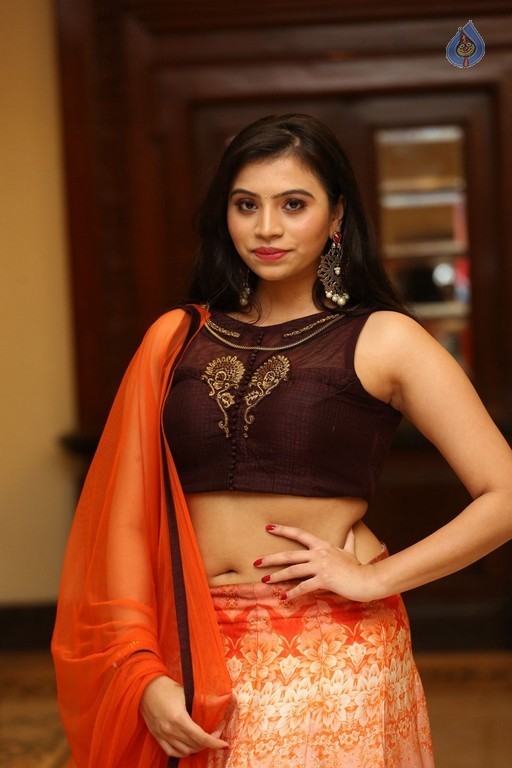 Priyanka Pics - 9 / 37 photos