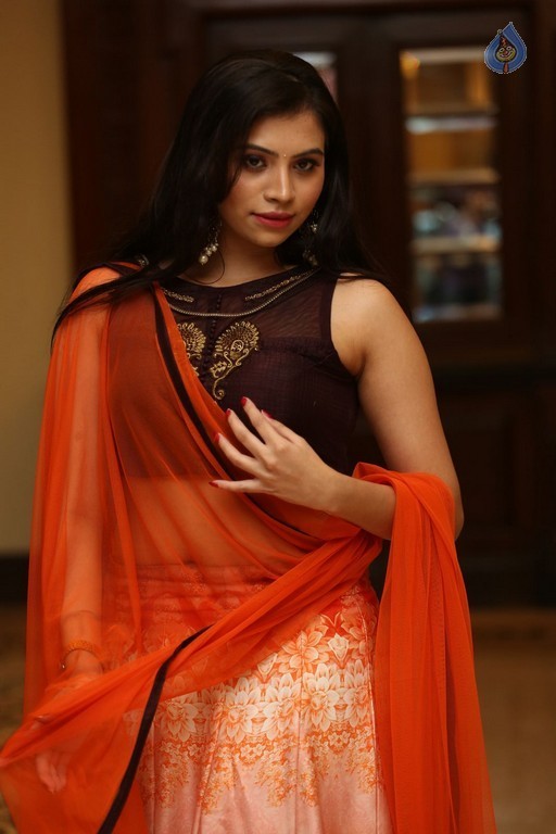 Priyanka Pics - 12 / 37 photos