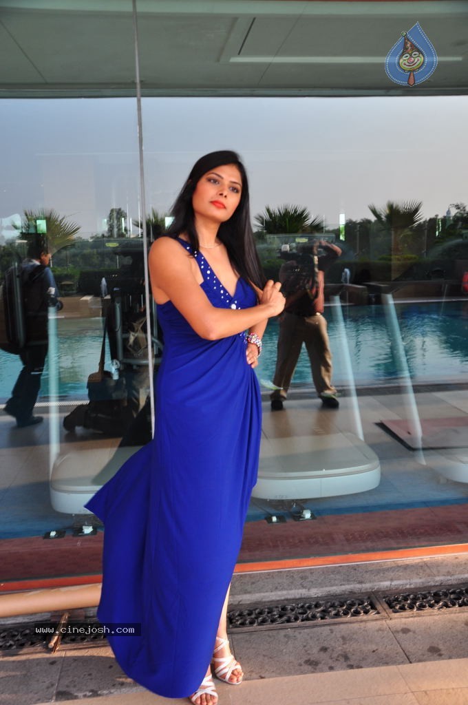 Priyanka Shah Hot Stills - 54 / 108 photos