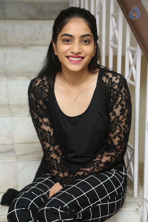 Punarnavi Bhupalam New Photos - 22 / 42 photos