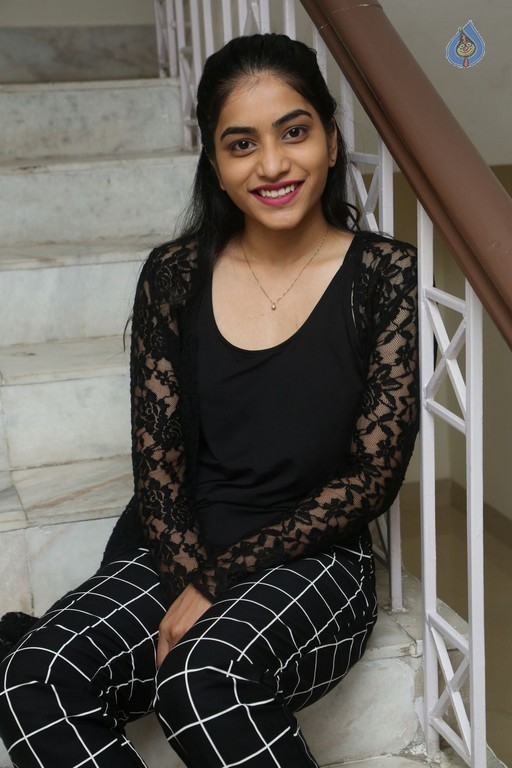 Punarnavi Bhupalam New Photos - 25 / 42 photos