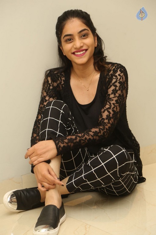 Punarnavi Bhupalam New Photos - 39 / 42 photos