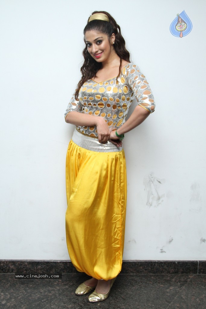 Raai Laxmi New Stills - 6 / 44 photos