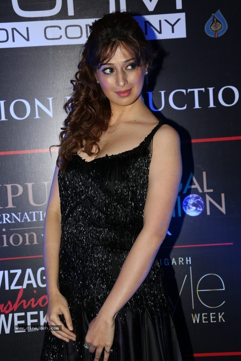 Raai Laxmi New Stills - 46 / 139 photos