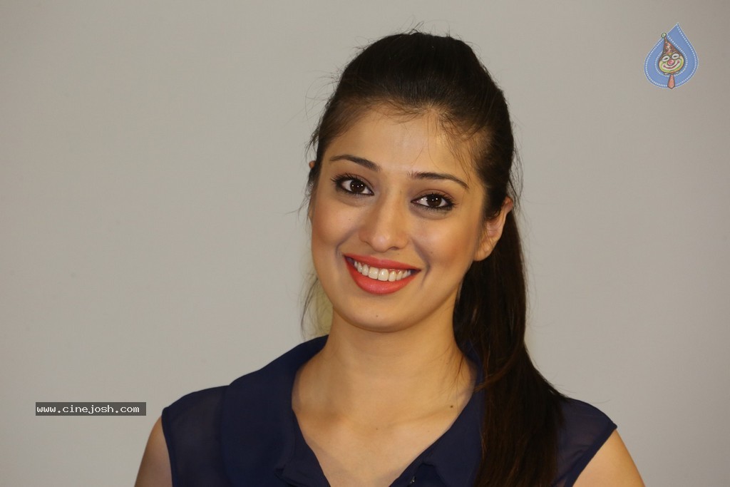 Raai Laxmi Stills - 26 / 152 photos