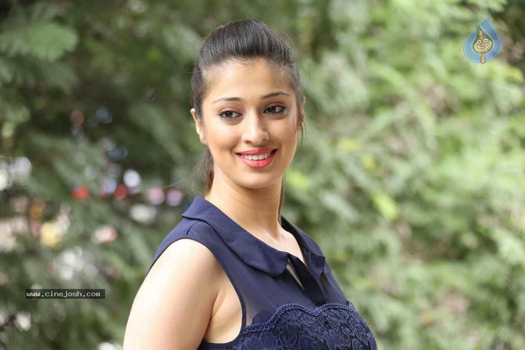 Raai Laxmi Stills - 58 / 152 photos