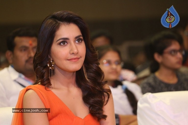 Raashi Khanna at Tholi Prema Audio Launch - 25 / 41 photos