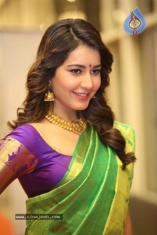 Raashi Khanna Gallery - 9 / 38 photos