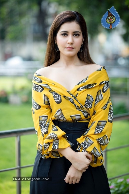 Raashi Khanna Images - 1 / 14 photos