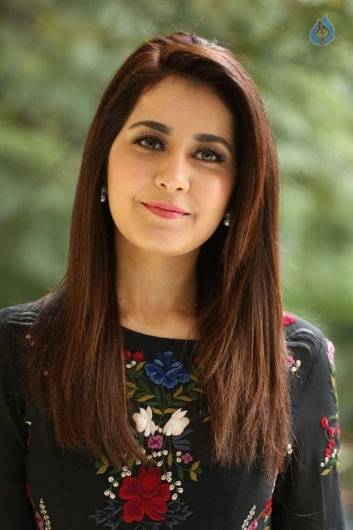 Raashi Khanna Interview Photos - 28 / 40 photos