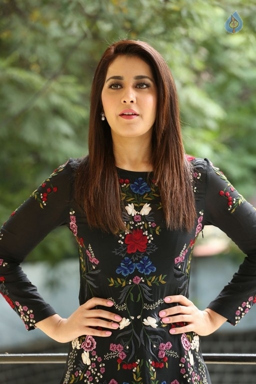 Raashi Khanna Interview Photos - 35 / 40 photos