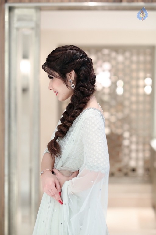 Raashi Khanna Latest Gallery - 8 / 21 photos