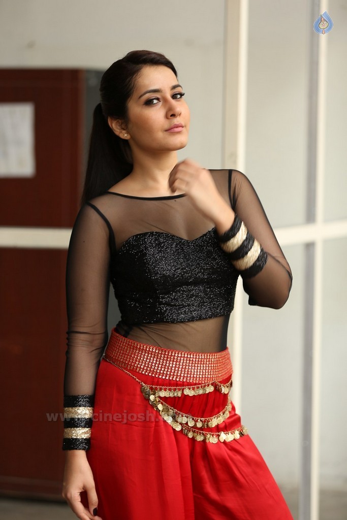 Raashi Khanna Latest Gallery - 16 / 21 photos