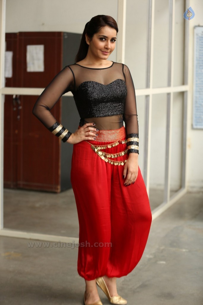 Raashi Khanna Latest Gallery - 21 / 21 photos