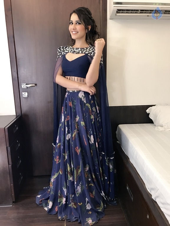 Raashi Khanna Latest Images - 4 / 11 photos