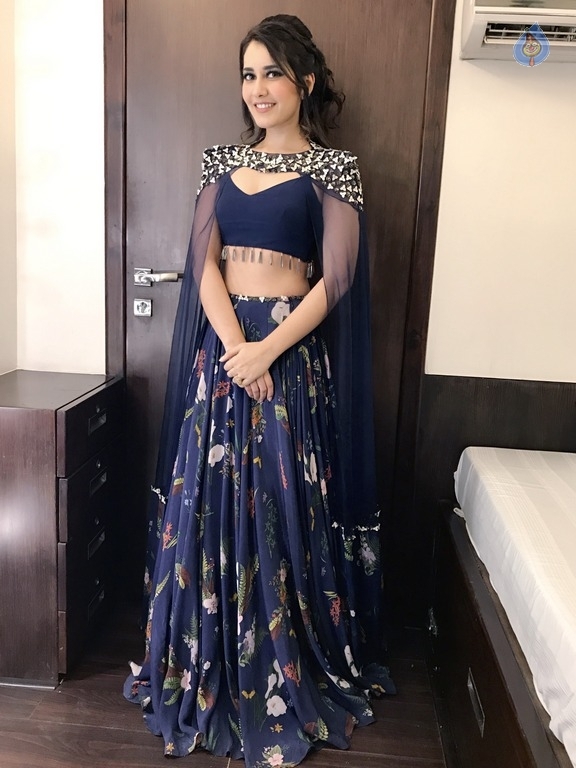Raashi Khanna Latest Images - 6 / 11 photos