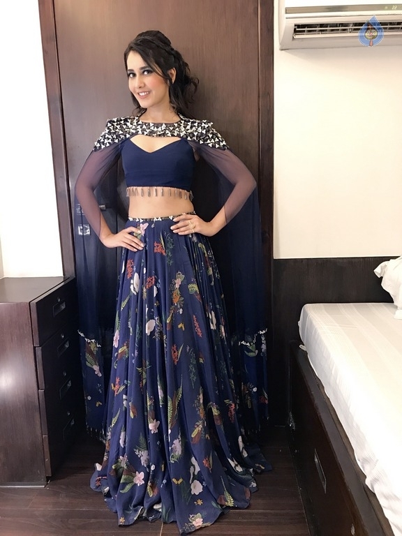 Raashi Khanna Latest Images - 10 / 11 photos